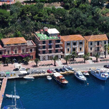 Belmare Hotel